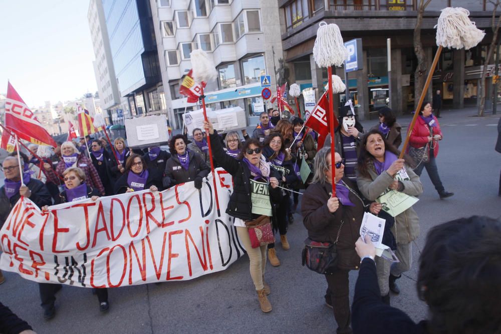 Protesta del col·lectiu de les netejadores a Giron