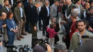 Aplausos y "vivas" para los reyes en Chiva