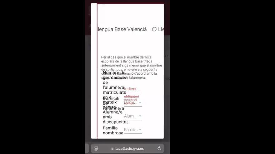 Un error en la web per a triar la llengua base de les escoles no permet votar valencià des del telèfon mòbil