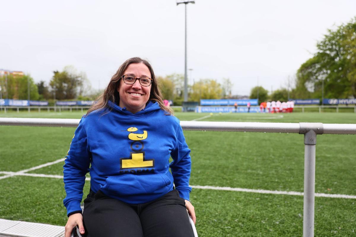 EN IMÁGENES: Así se juega al fútbol con una pierna menos y dos muletas EN IMÁGENES: Así se juega al fútbol con una pierna menos y dos muletas