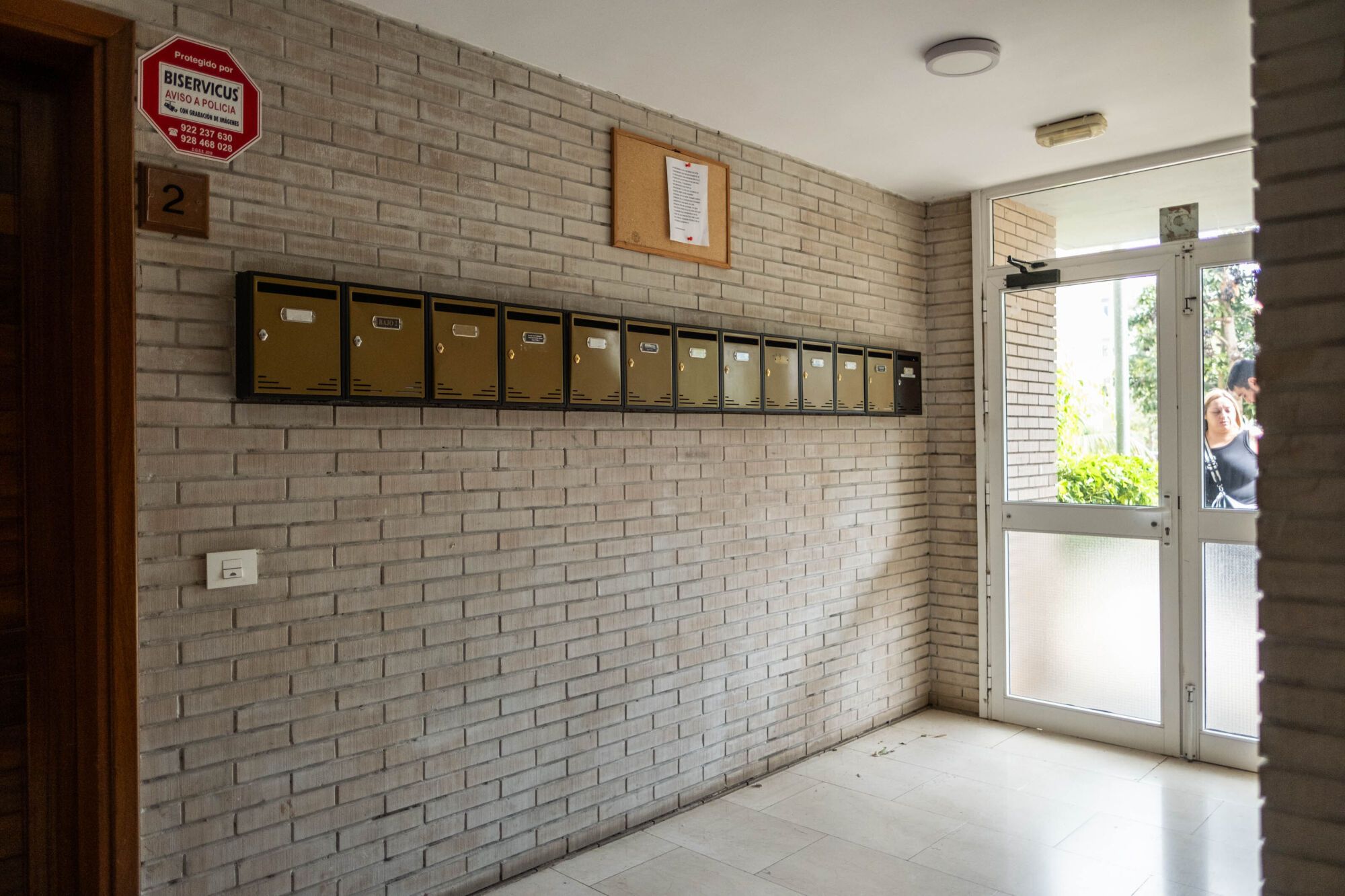 Vecinos de las viviendas del Patronato de La Candelaria, en Santa Cruz de Tenerife.