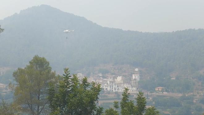 Relativo optimismo de cara al sexto día del incendio de Vall d’Uixó pese a los apuros en Artana