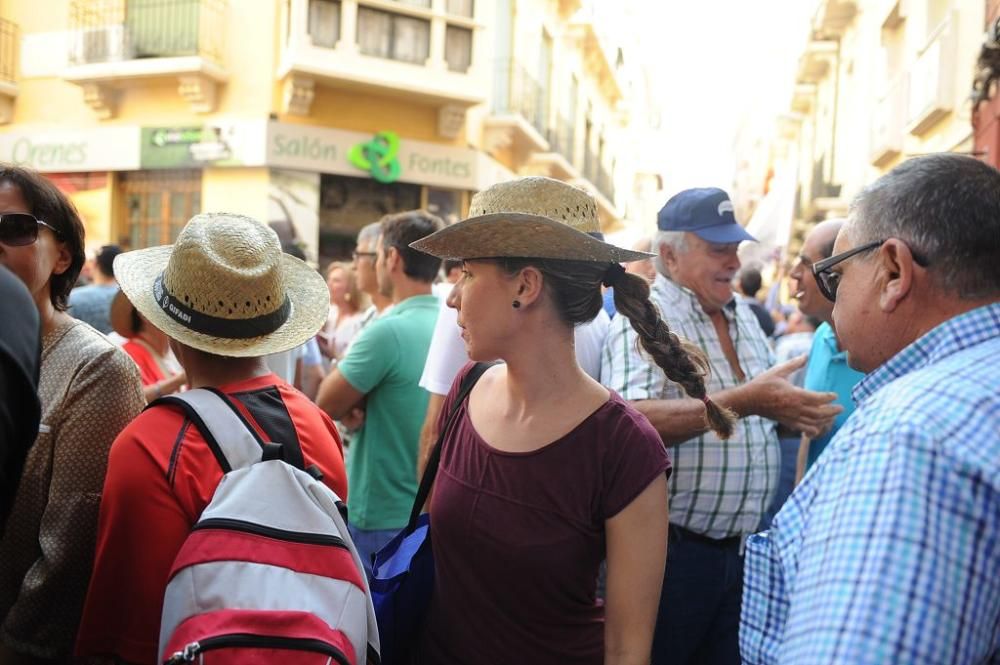 Gran protesta de los agricultores frente a la CHS