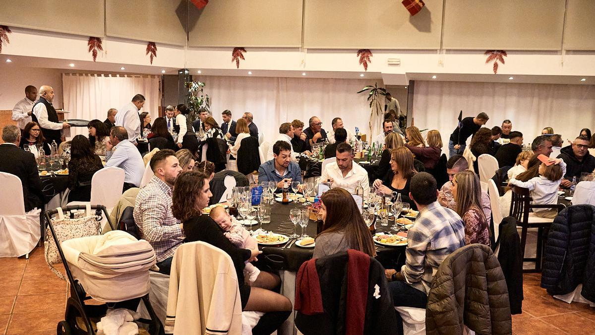 Una imagen del acto con presencia mayoritaria de socios y deportistas