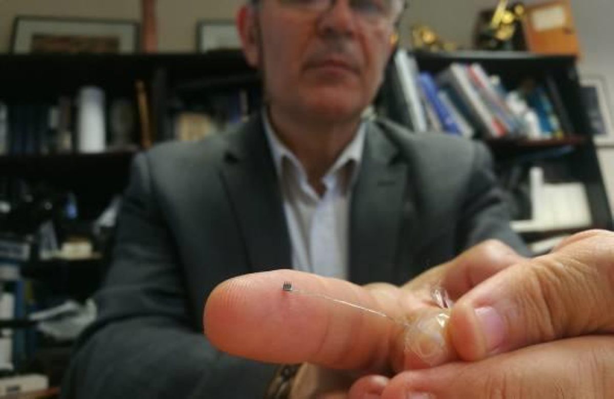 La UMH comienza a probar con humanos un sistema de visión artificial para ciegos