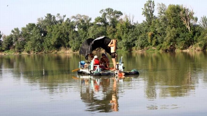 Los piratas surcan el Ebro