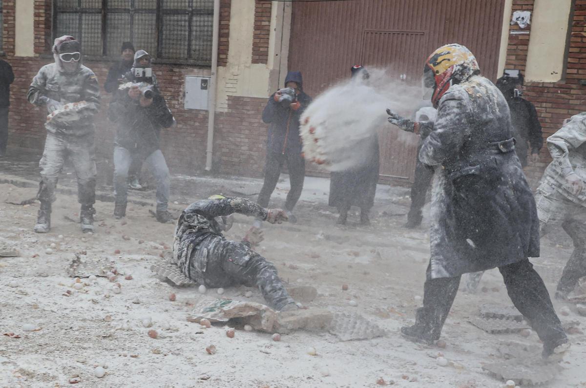 Els enfarinats toman Ibi Els enfarinats toman Ibi