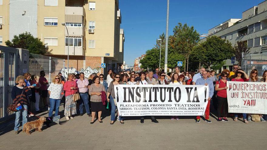 Una imagen de la concentración de este lunes, en Teatinos.