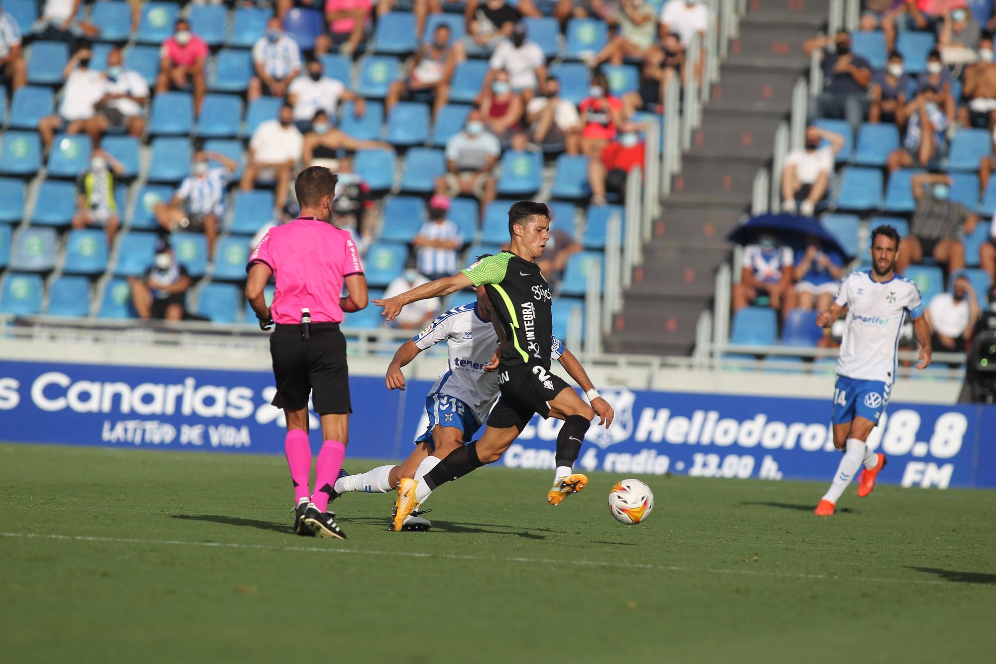 El partido entre el Tenerife y el Sporting, en imágenes