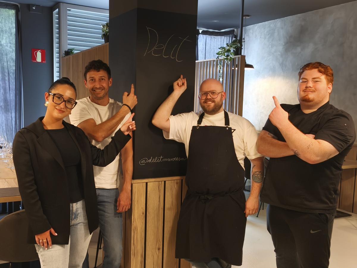 Núria Daban, Albert Masats, Martí Mata i Pau Muñoz, a l'interior del nou Delit