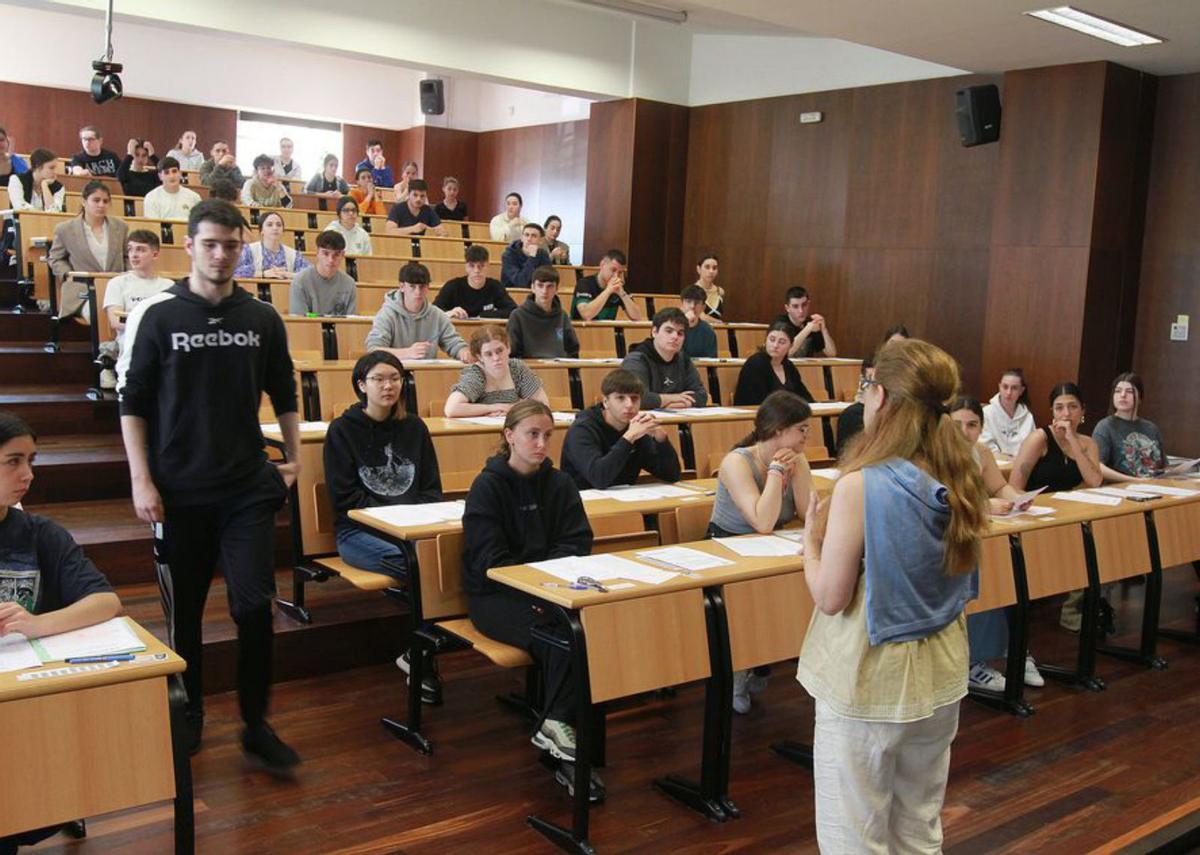 Los mejores alumnos de Ourense en la EBAU estudiarán Derecho, Medicina y Matemáticas  | IÑAKI. OSORIO