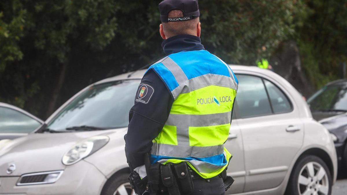 Un agente de la Policía Local de Vilagarcía.