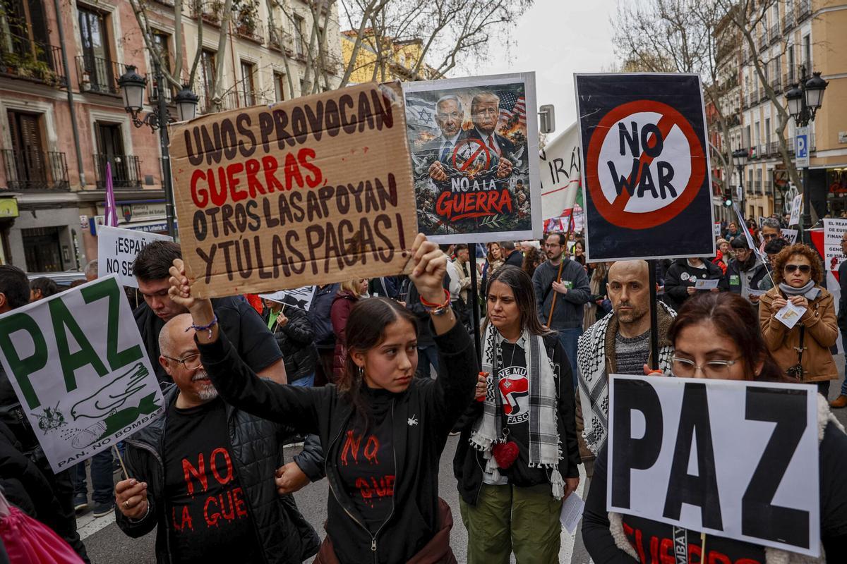 Las imágenes de la manifestación del "no a la guerra" en Madrid.
