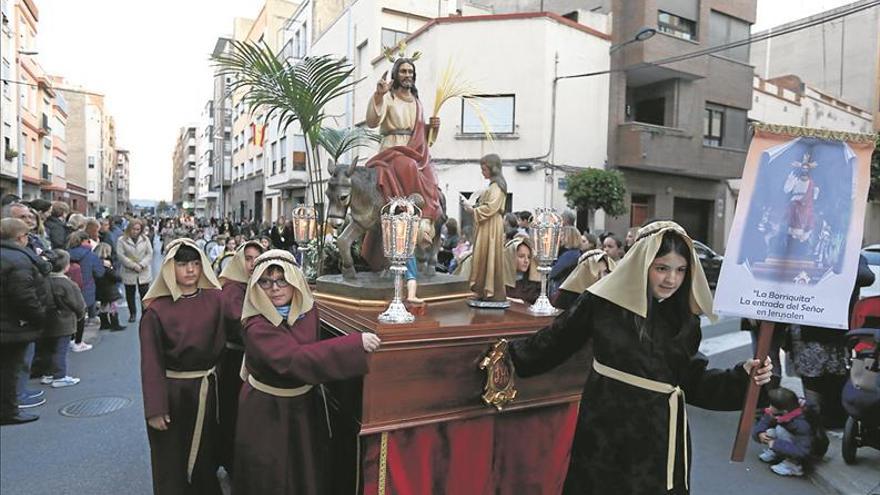La Semana Santa empieza en TVCS con la procesión infantil de Vila-real