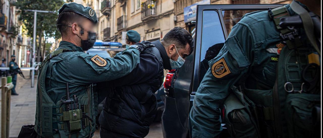 Detención de Fikri Amellah, supuesto líder narco del Estrecho, en la calle Blasco de Garay de Barcelona, el pasado día 14.