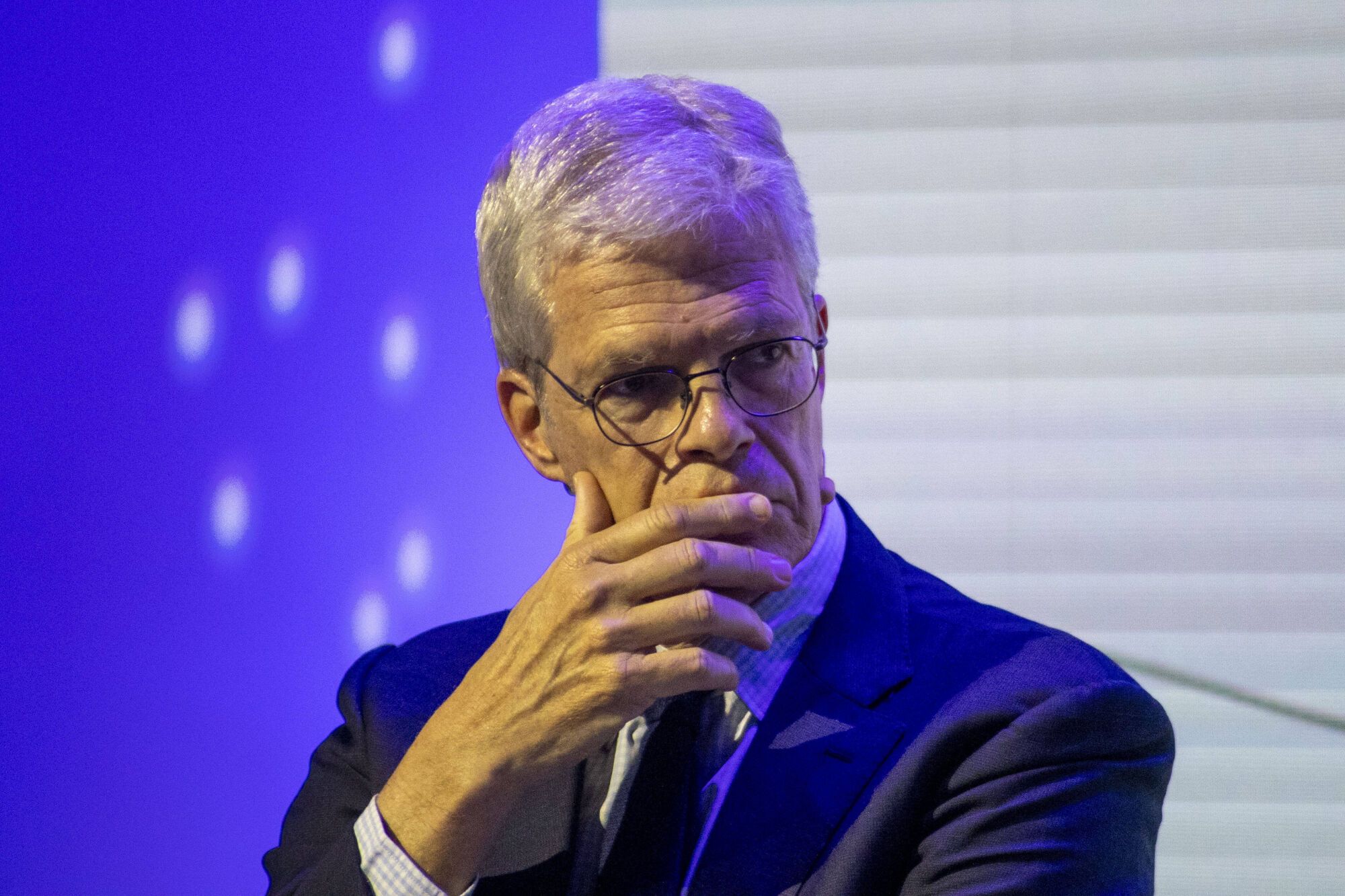 Óscar Gómez Barbero, director general de Negocios y Operaciones de Renfe, y Marti Saballs, responsable de información económica de Prensa Ibérica, charlan sobre “Impulso a las infraestructuras en el Noroeste”.