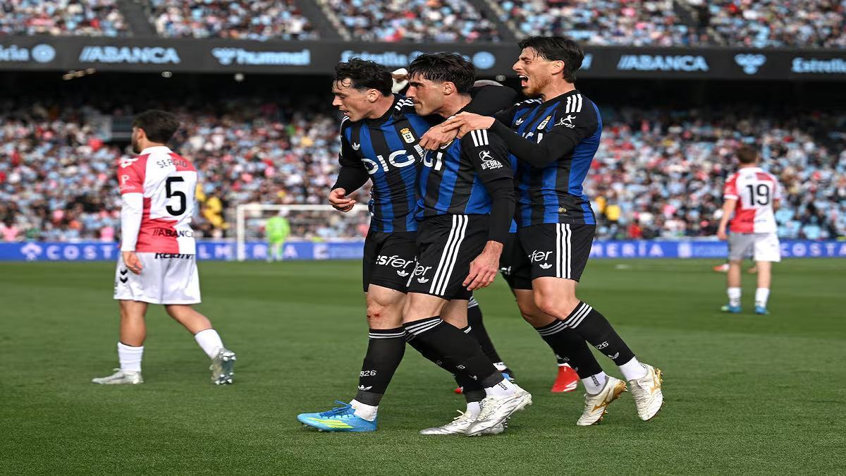 El Oviedo goleó al Celta de Vigo, mas permanece en el último lugar de la tabla