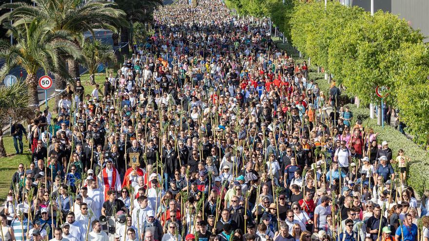 La Santa Faz 2025, la más multitudinaria de la historia, a vista de dron