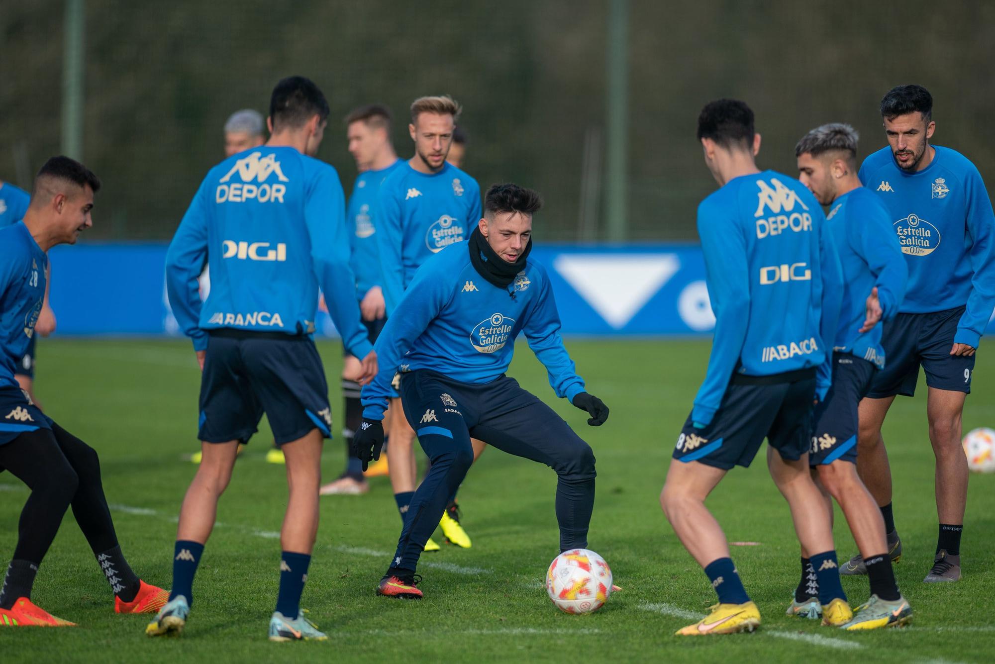 Deportivo: Óscar Cano rebaja la intensidad del entrenamiento