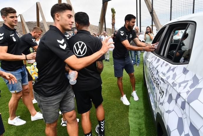 17/09/2019 LAS PALMAS DE GRAN CANARIA.  Entrega de coches Volkswagen a los jugadores de la UD Las Palmas.  Fotógrafa: YAIZA SOCORRO.  | 17/09/2019 | Fotógrafo: Yaiza Socorro