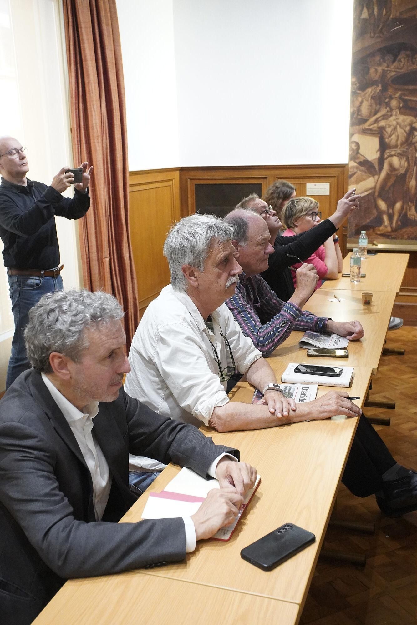 Girona cambra comerç jornada del diari «Temps de decidir: renovables, nuclears i el repte d’una energia sense sobresalts» Miquel Bosch, Director de negoci de Bassols Energia, Olot Prof. Alexandre Deltell, Universitat de Girona, enginyer de Fluids, Energia i Medi Ambient. Sra. Anna Camp, Directora de l’Institut Català d’Energia de Catalunya, Generalitat de Catalunya