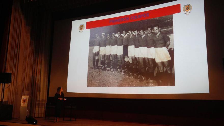 Una imagen del acto de presentación del programa del centenario de la SD Portmany.