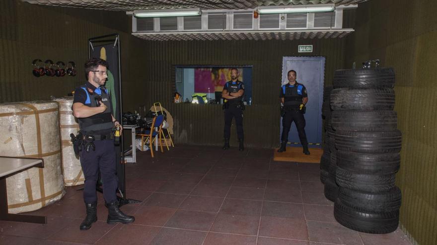 La Policía Local de Oviedo defiende el uso de las táser para evitar agresiones y ataques machistas