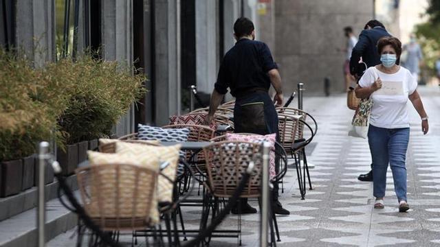 La CREEX lamenta que las restricciones "recaigan" sobre el comercio y la hostelería