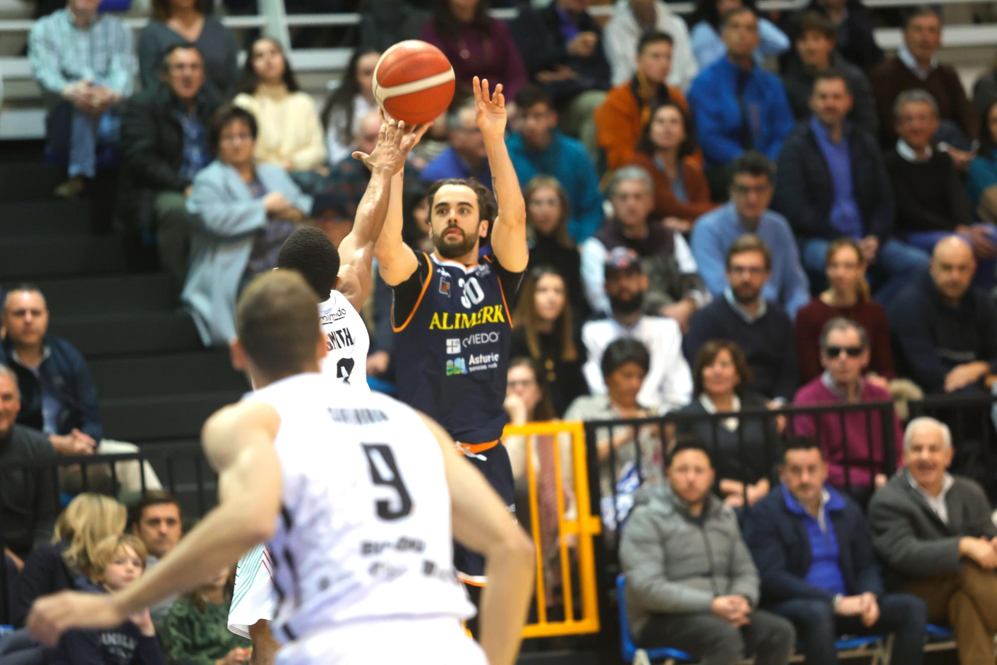 El Alimerka Oviedo cae ante el Alega Cantabria (62-69)