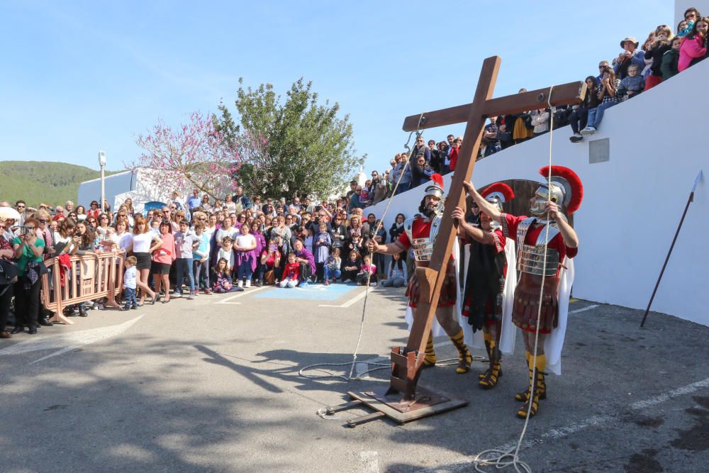 El calvario del Vía Crucis en Santa Eulària