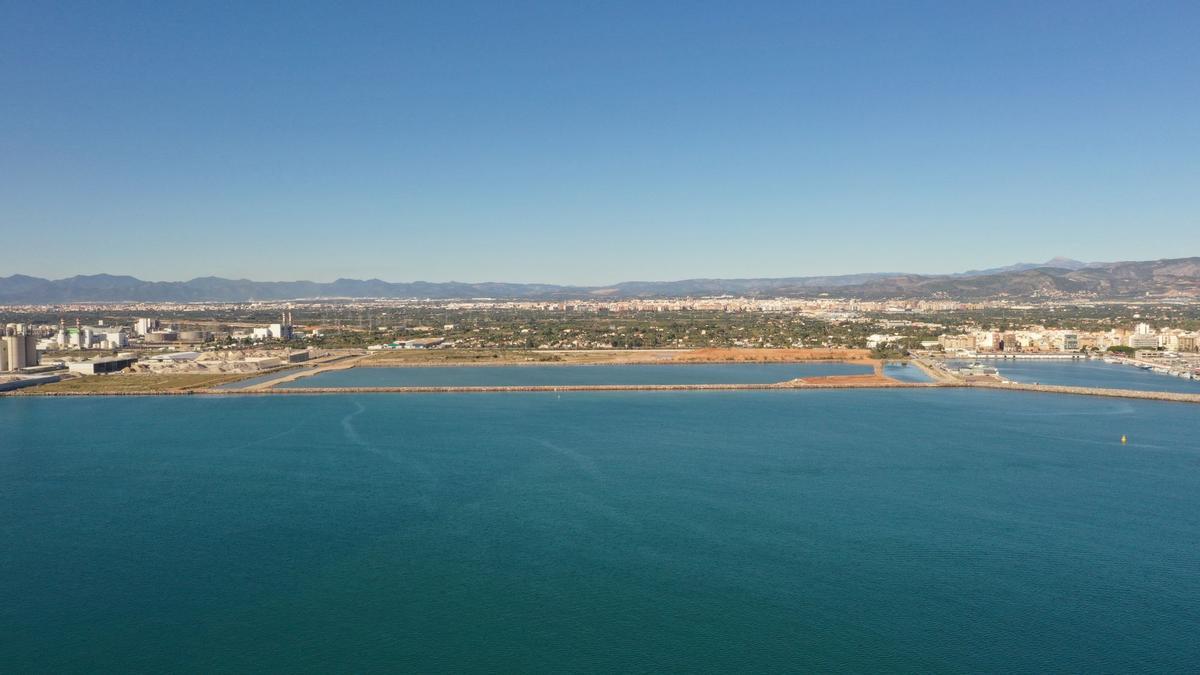 PortCastelló prevé 9 atraques más para atraer 16 millones de toneladas nuevas en la dársena sur