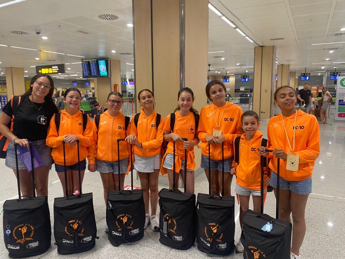 Las gimnastas del Club Rítmica Sant Josep que viajaron a Menorca en el segundo grupo