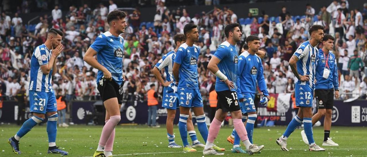 Los futbolistas del Deportivo, abatidos tras perder contra el Albacete