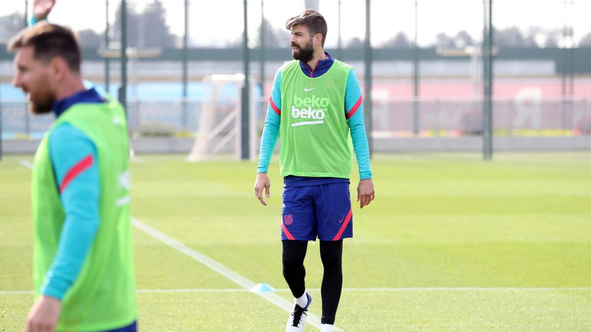 Gerard Piqué vuelve a los entrenamientos con el Barça