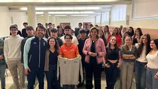 La campeona del mundo María Pérez inspira a los alumnos del Loyola de Oviedo con un mensaje sobre esfuerzo y referentes femeninos