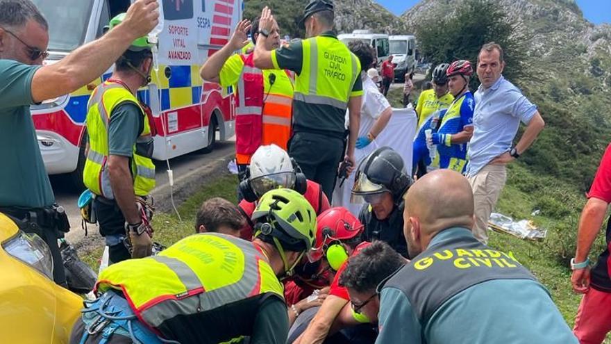 Greu accident en estimbar-se un autobús amb nens que es dirigia  als llacs de Covadonga