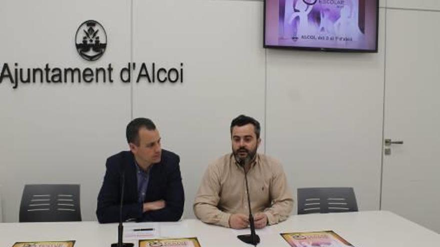 Los ediles Alberto Belda y Raül Llopis presentando la Mostra.