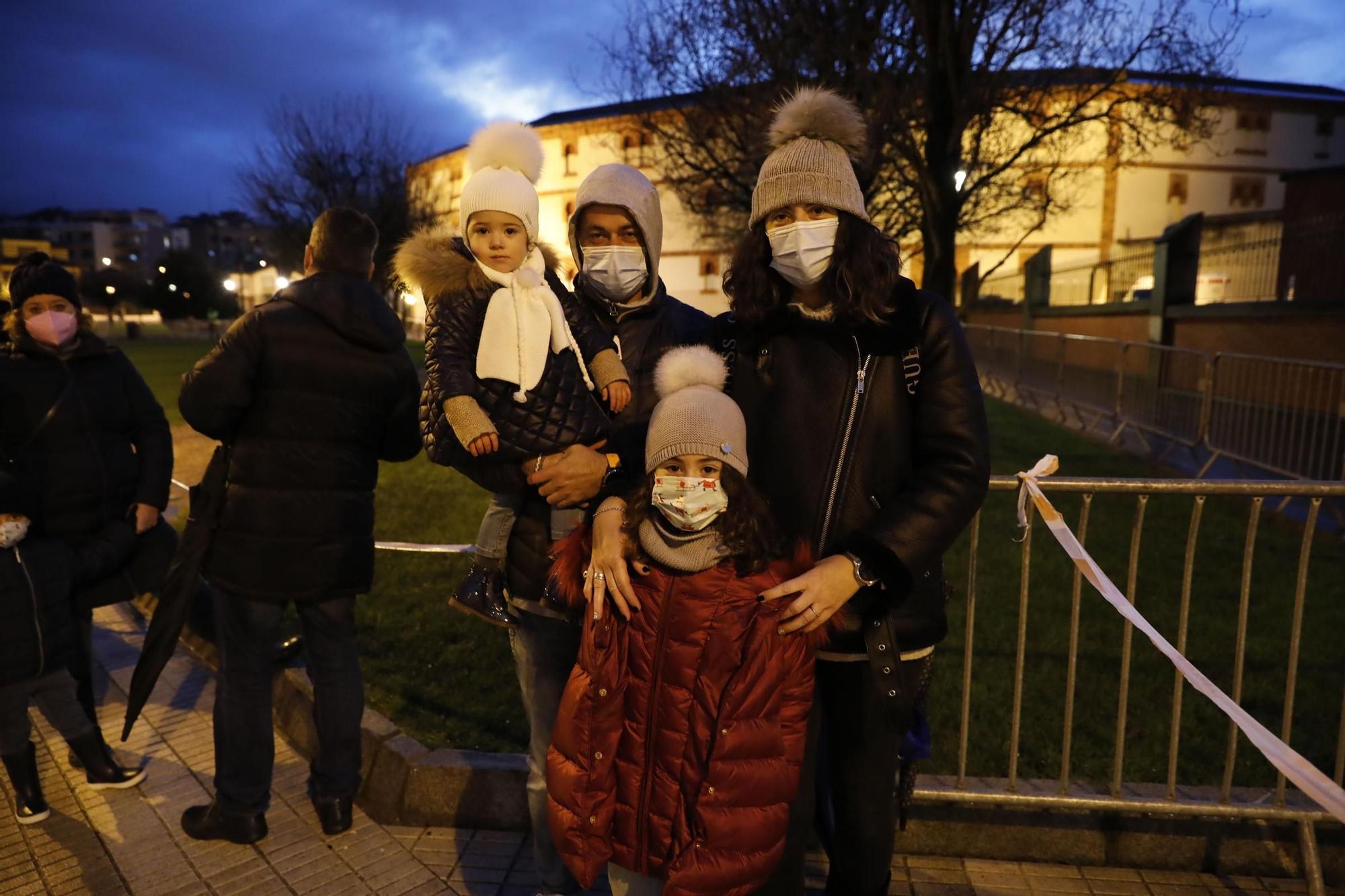 Los Reyes Magos protagonizan un segunda jornada de ilusión en Gijón