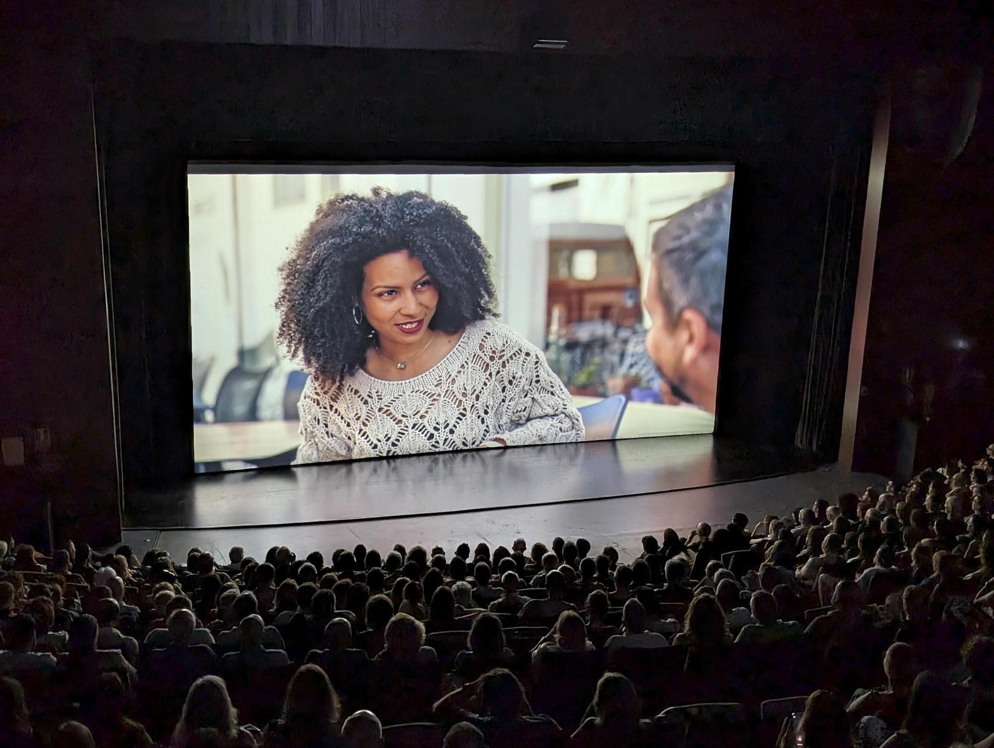 Así fue el preestreno del documental "Seràs per sempre" en el Gran Teatre de Xàtiva