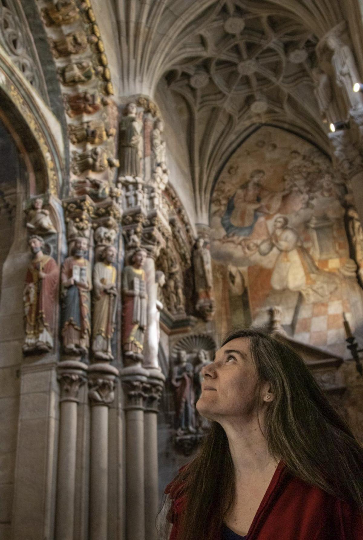 Anna Amigó, no Pórtico do Paraíso da catedral de Ourense.