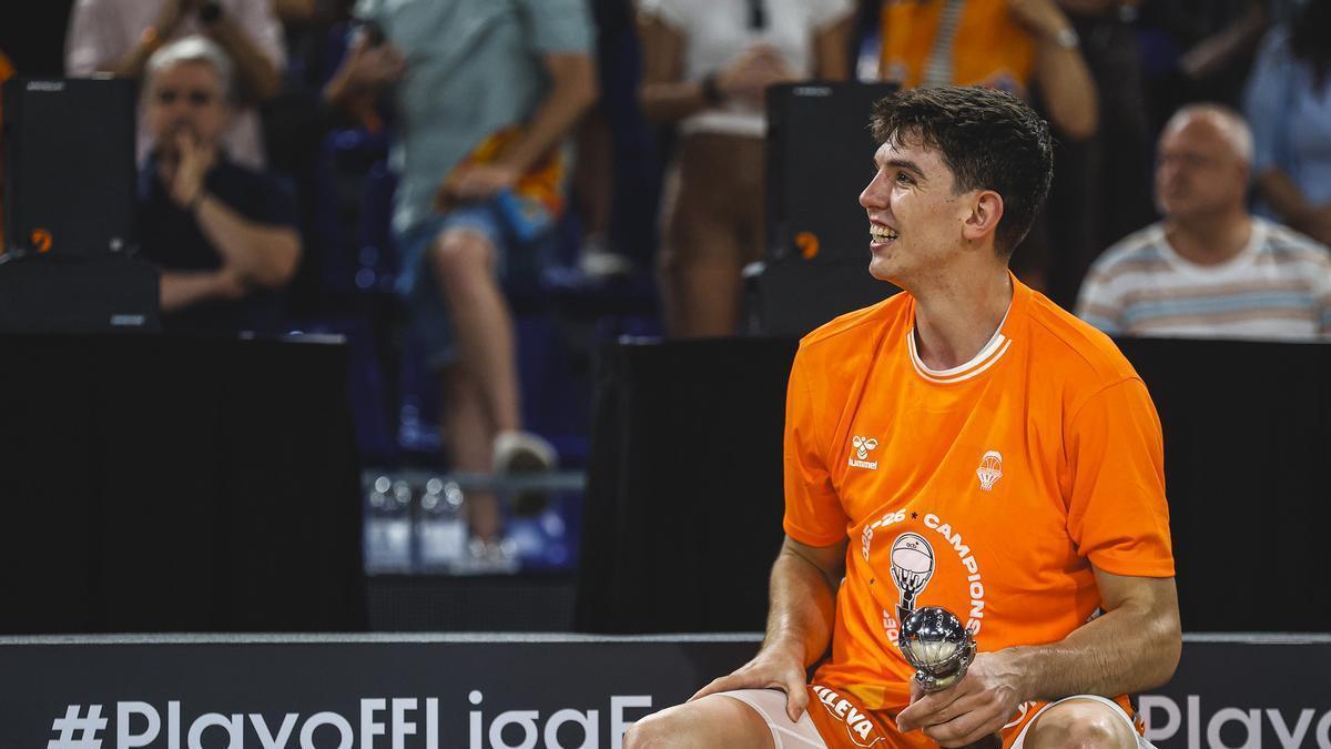 De Larrea, elegido en el Draft de la NBA, acaba en Dallas tras pasar por Lakers y Knicks