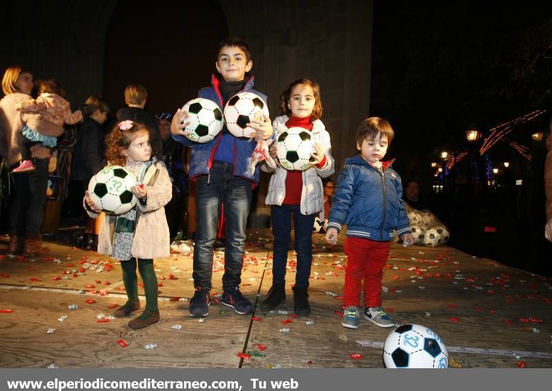 GALERIA DE IMÁGENES - Miles de niños disfrutan de la gran fiesta del Cartero Real