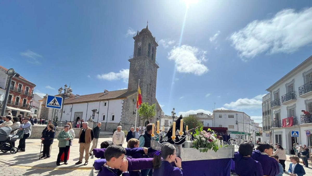 Los pequeños de Lucena y Villanueva de Córdoba disfrutan de la Semana Santa chiquita