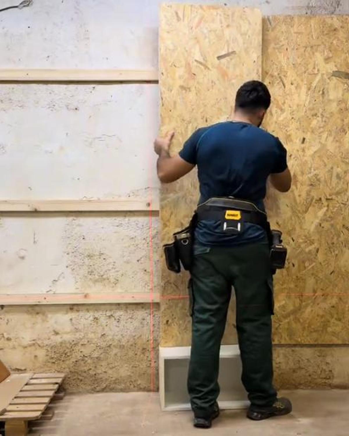 Oscar Jaimez, carpintero