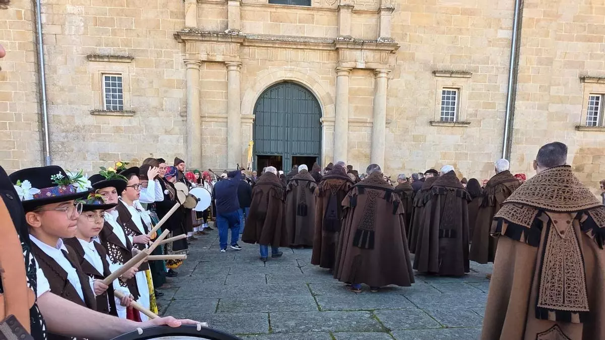 Las capas mirandesas y alistanas, más hermanadas que nunca rompen la frontera de España y Portugal
