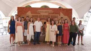 Xàtiva presenta en un expositor sostenible la campaña ambiental "Garrot als residus: recicla"