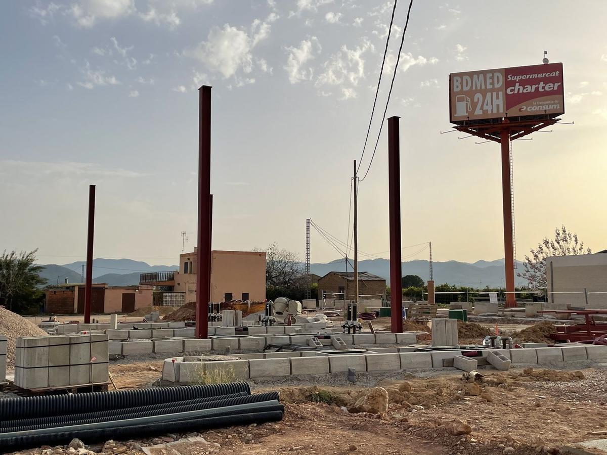 33 Infraestructura 8 Imagen de la nueva gasinera y gasolinera ubicada en la salida 7 de la CV-10.