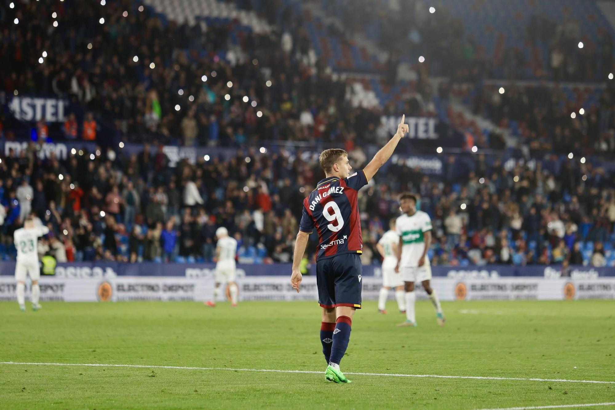 Levante UD - Elche CF en imágenes