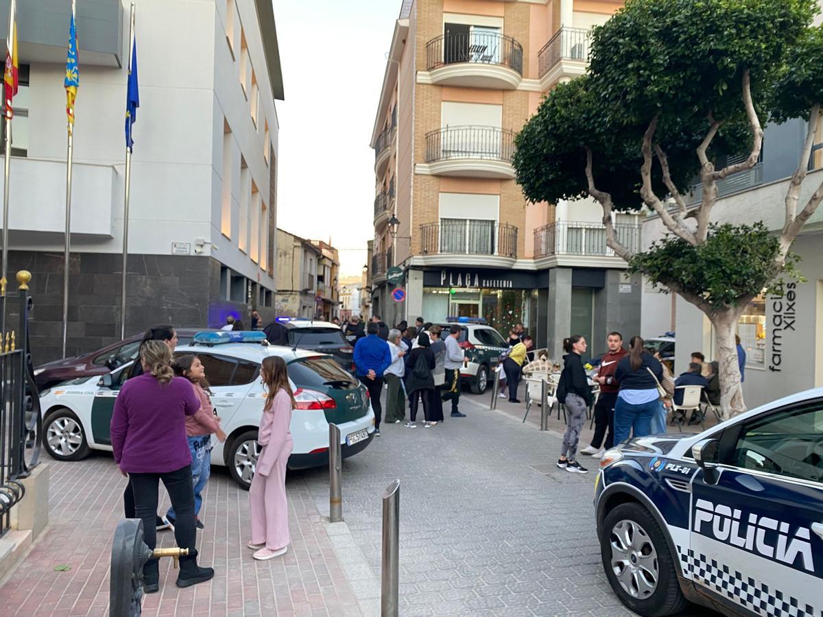 Galería de imágenes: Encuentran degolladas en su domicilio de Xilxes a una mujer y a su hija de 12 años