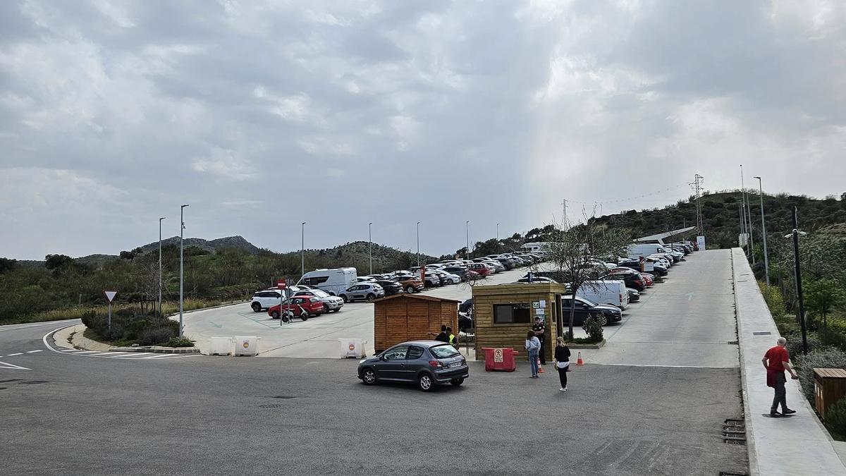 Aparcamiento público en el Caminito del Rey.